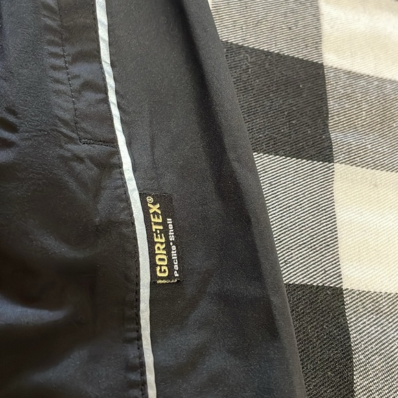 Roadrunner Sports GORE-TEX Paclite Shell Waterproof Sealed Seam Windbreaker Pant - Picture 3 of 16